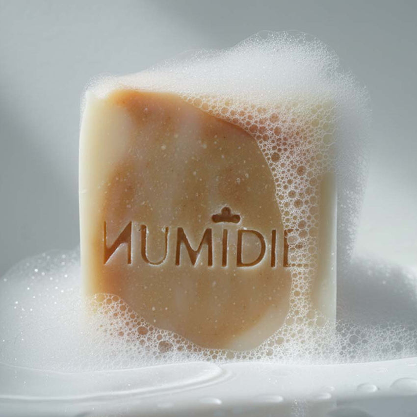 SAVON ARTISANAL MACÉRAT DE LYS • CURCUMA